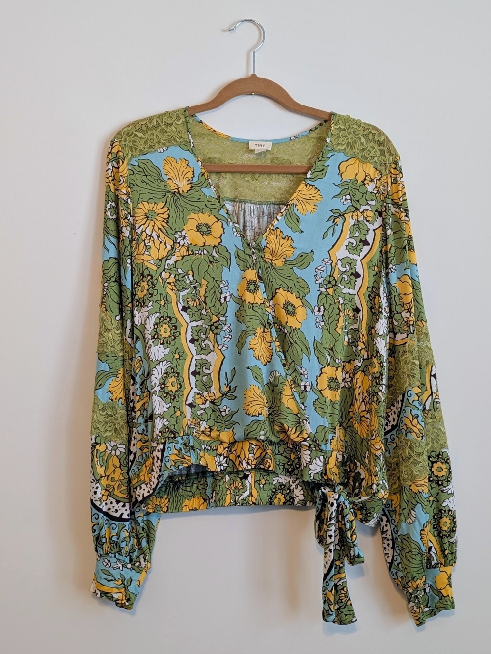 Tiny by Anthropologie Long-Sleeve Printed V-Neck Wrap Top - XL